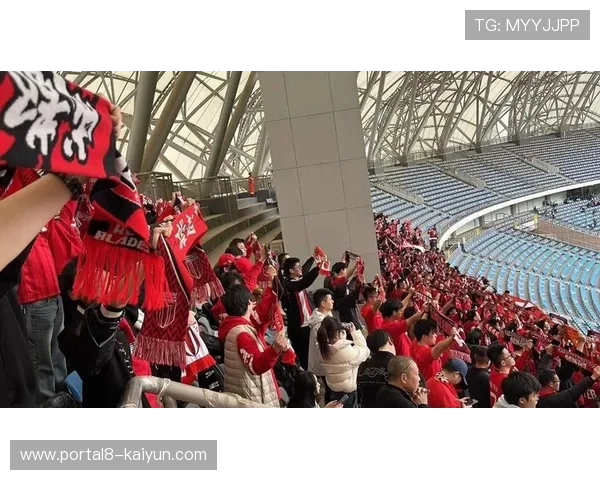 成都蓉城主场氛围炸裂，专业球场促球迷参与度飙升