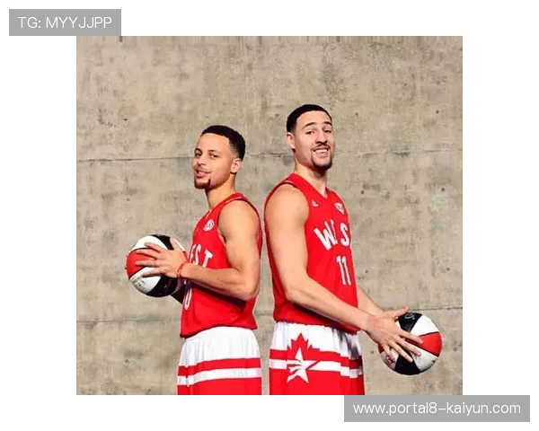 帕夫洛维奇与科穆佐头部相撞血洒赛场，两人治疗后坚持完赛