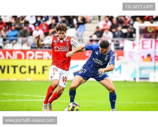 让-布安球场成为巴黎FC法甲主场,可容纳近两万观众 让-布安球场成为巴黎FC法甲主场,可容纳近两万观众